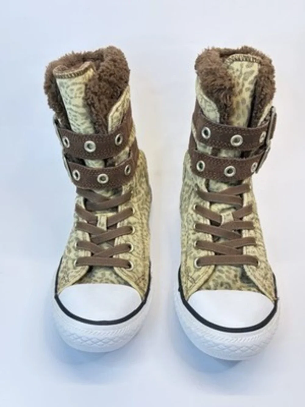 Converse Chuck Taylor All Star Junior High-Top Winter Boots – Size 3